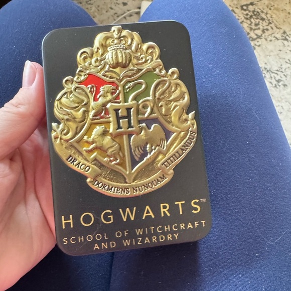 Hogwarts School of Witchcraft and Wizardry Playing Cards - Picture 1 of 3